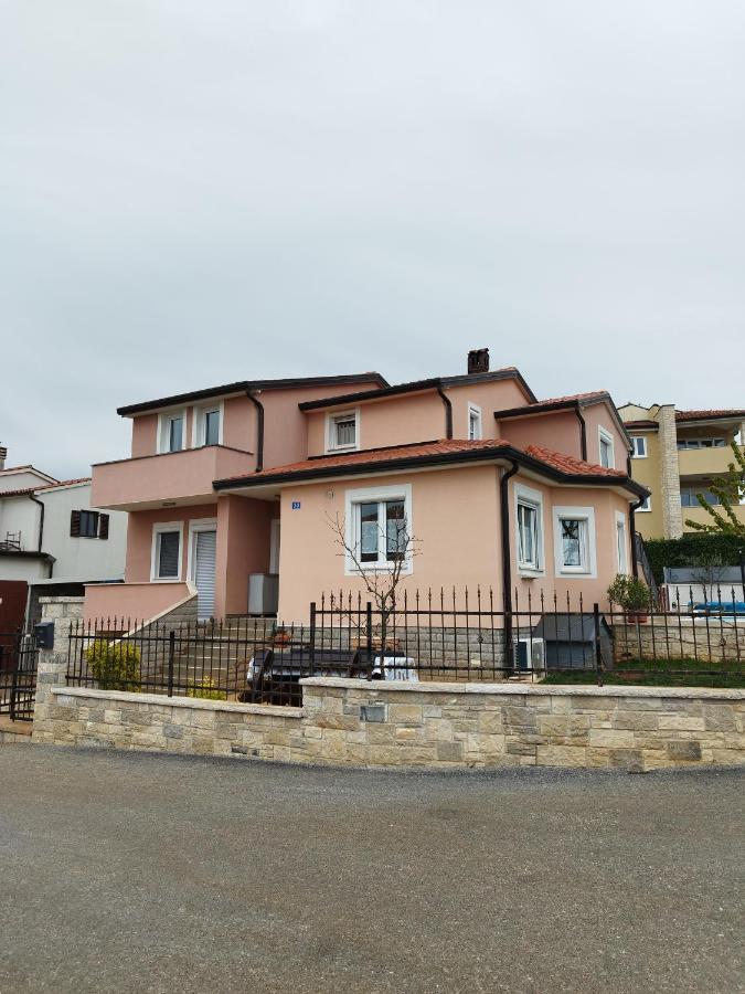Tonis Apartment Буйе Екстериор снимка